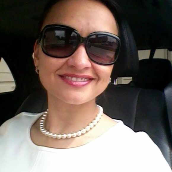 Meet your Posher, Monica - Picture 3 of 5